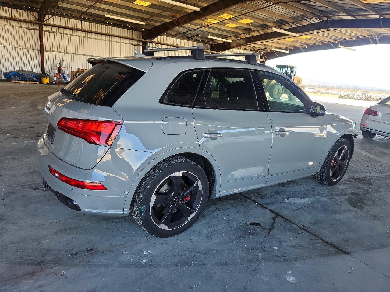 WA1C4AFYXL2011594 · 2020 AUDI SQ5 · 3/13