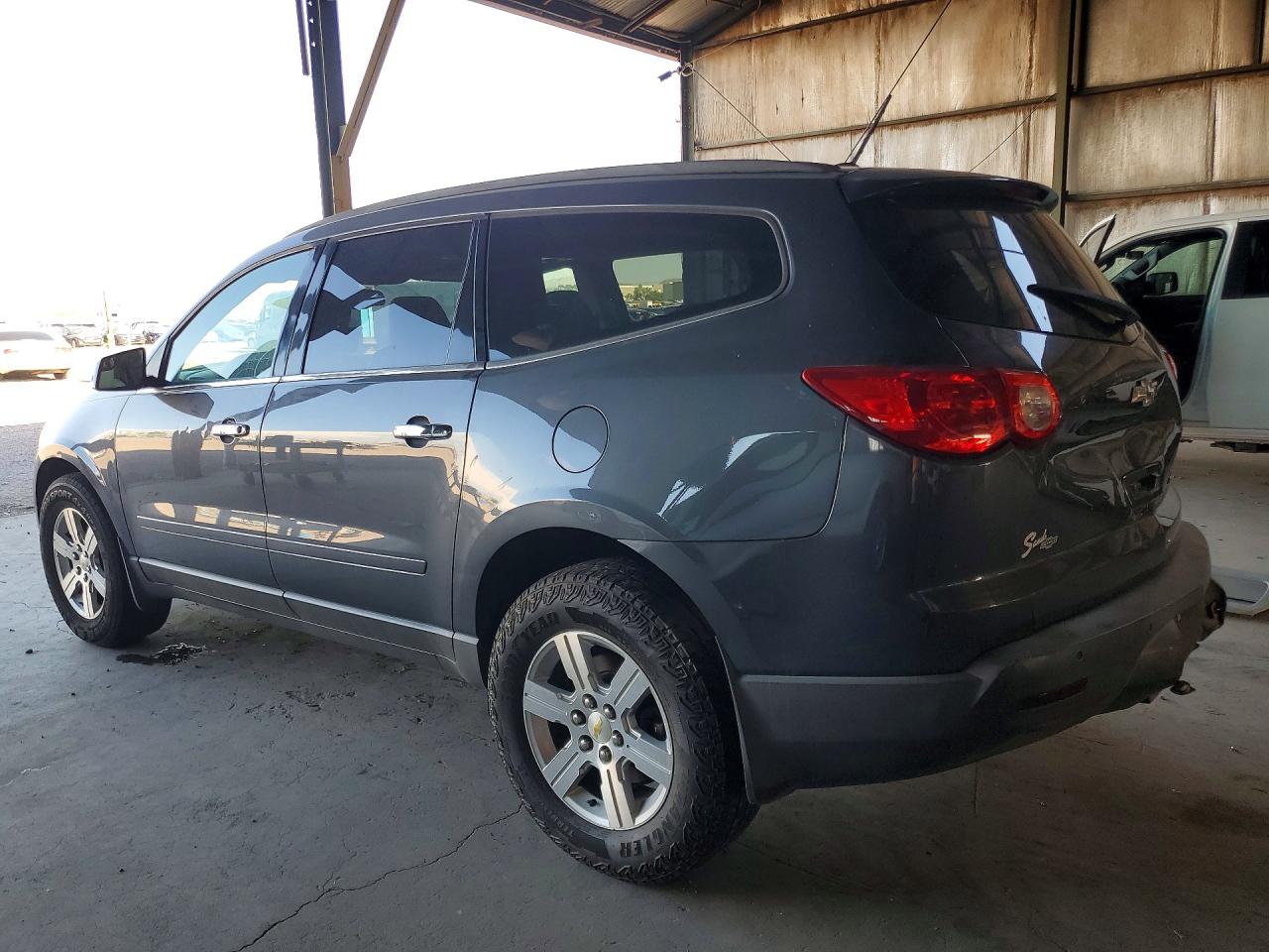 1GNKRJED1BJ231932 · 2011 CHEVROLET TRAVERSE · 2/13