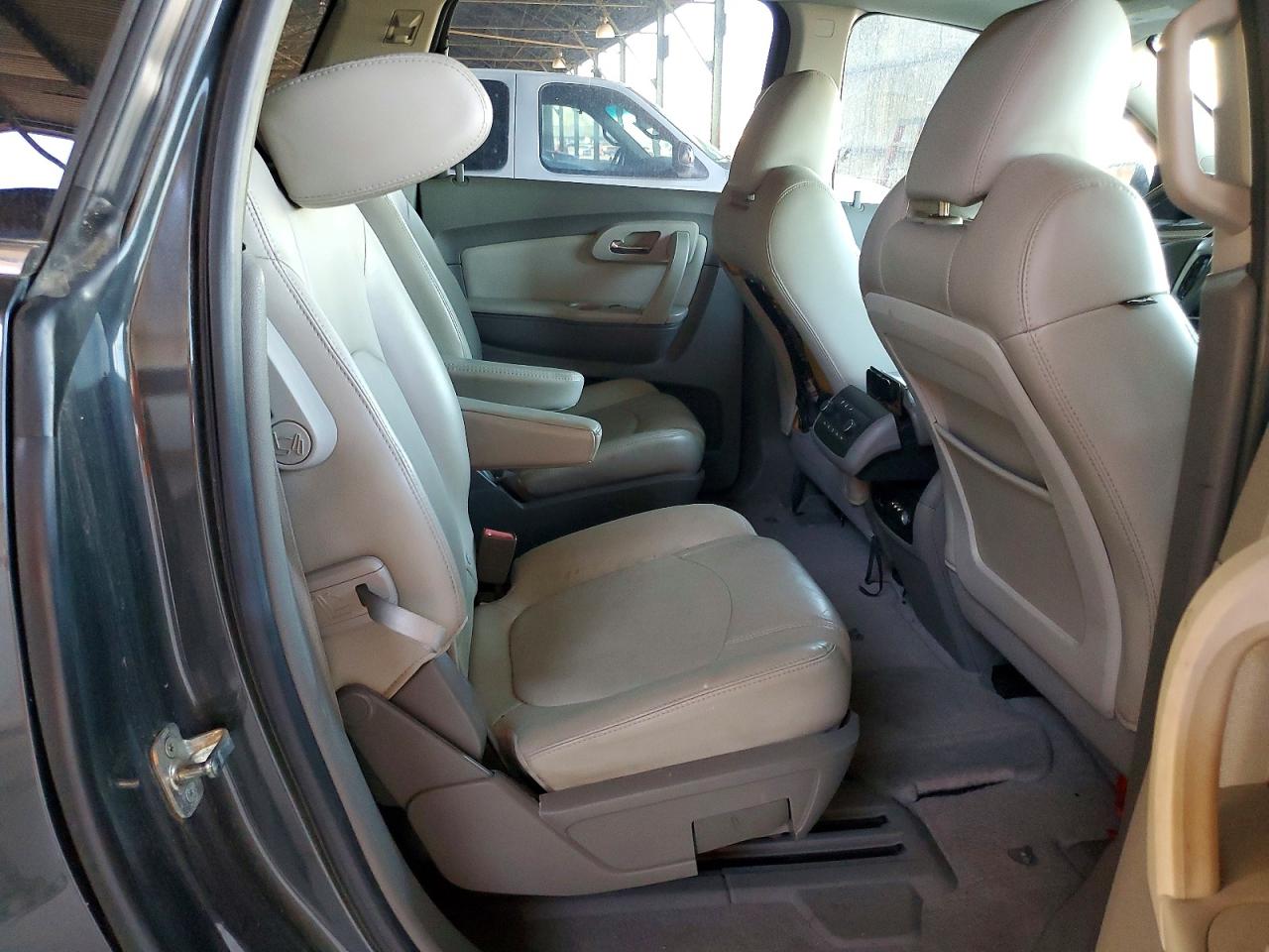 1GNKRJED1BJ231932 · 2011 CHEVROLET TRAVERSE · 11/13