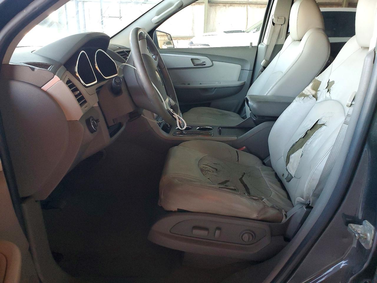 1GNKRJED1BJ231932 · 2011 CHEVROLET TRAVERSE · 7/13