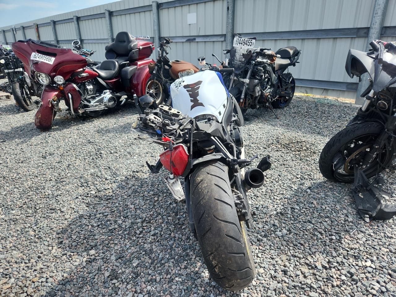 JS1GN7FA4F2101462 · 2015 SUZUKI GSX-R600 · 4/8