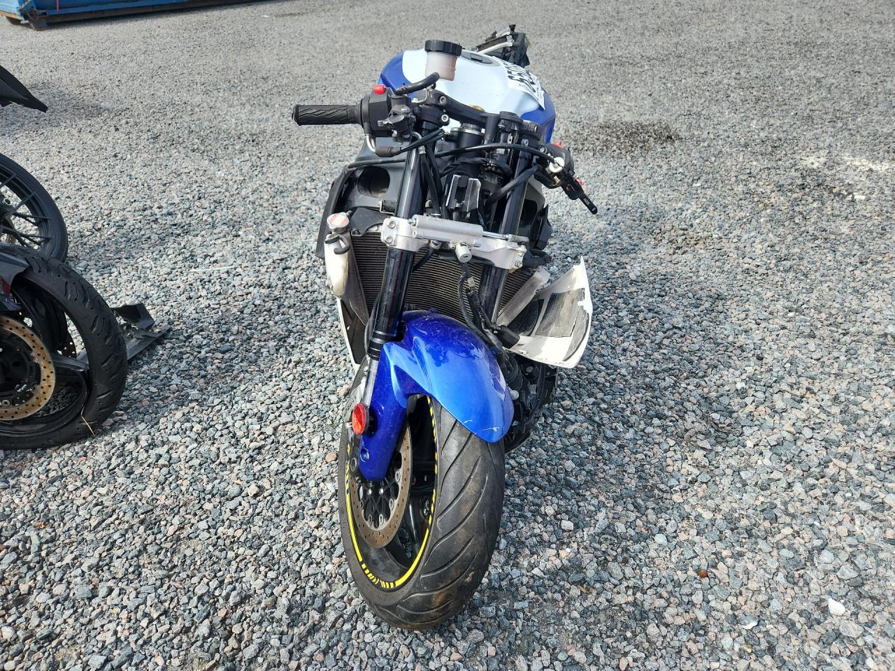 JS1GN7FA4F2101462 · 2015 SUZUKI GSX-R600 · 2/8