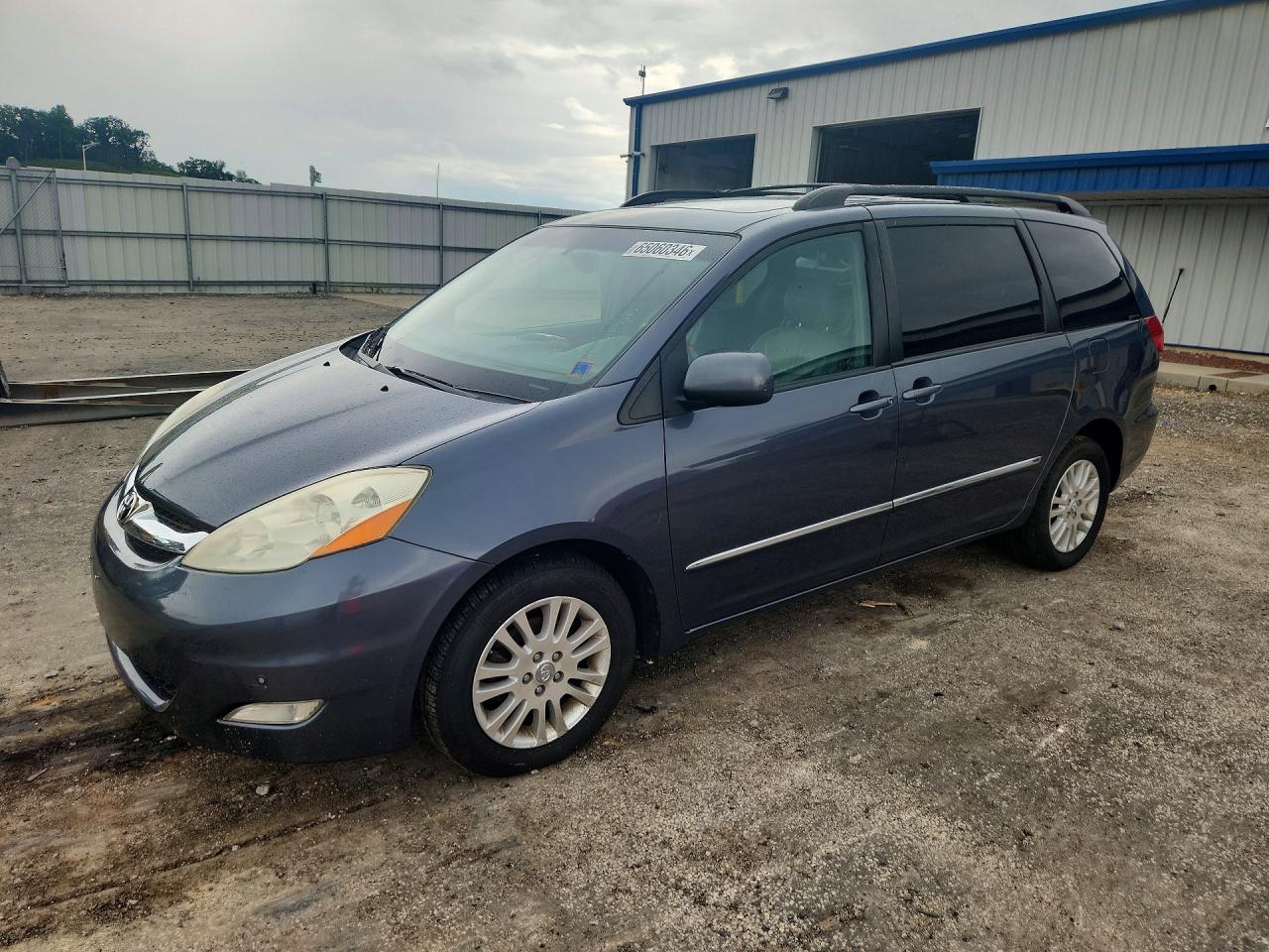 5TDBK22C58S010327 · 2008 TOYOTA SIENNA