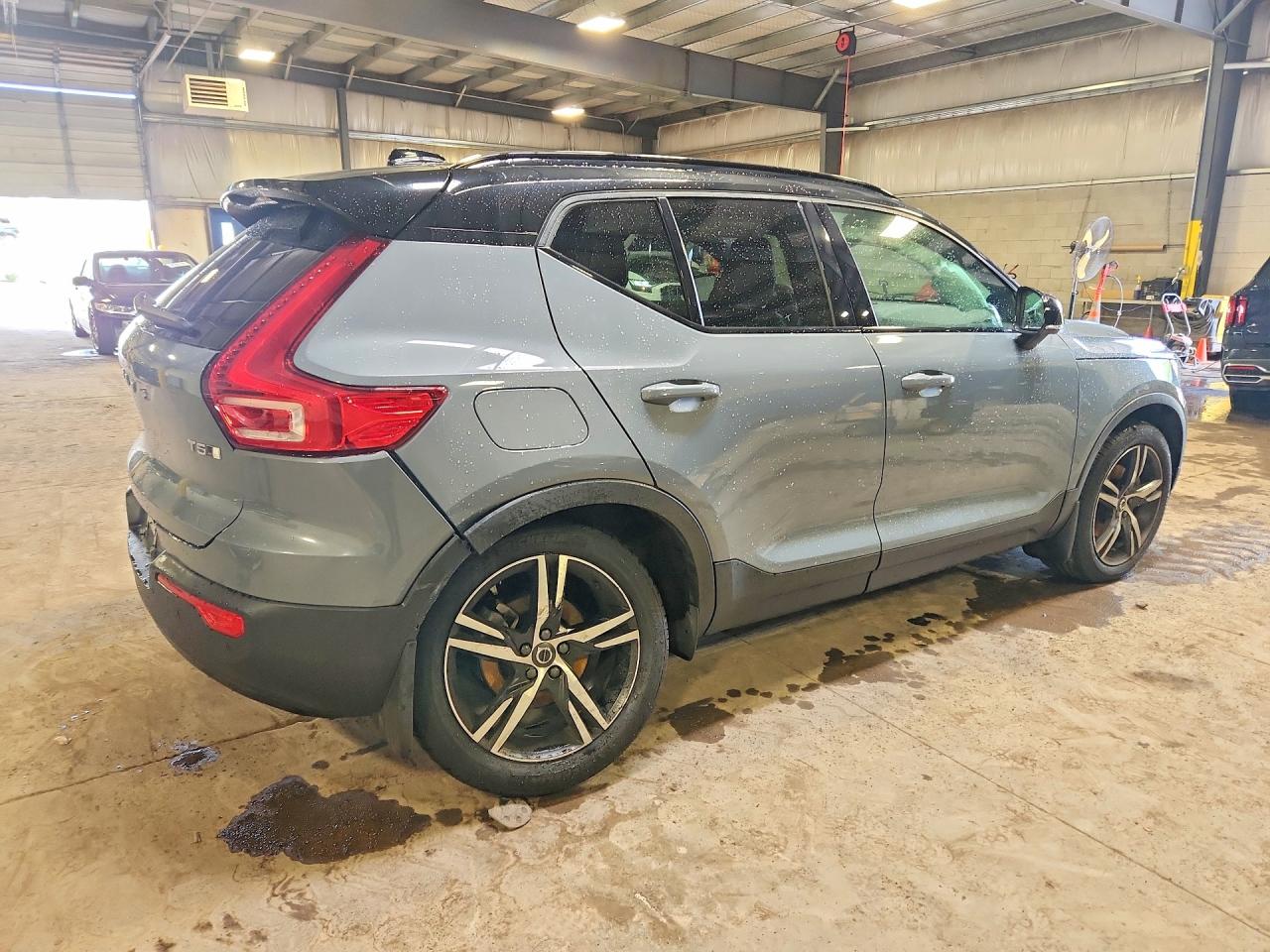 YV4162UM8M2616886 · 2021 VOLVO XC40 · 3/12