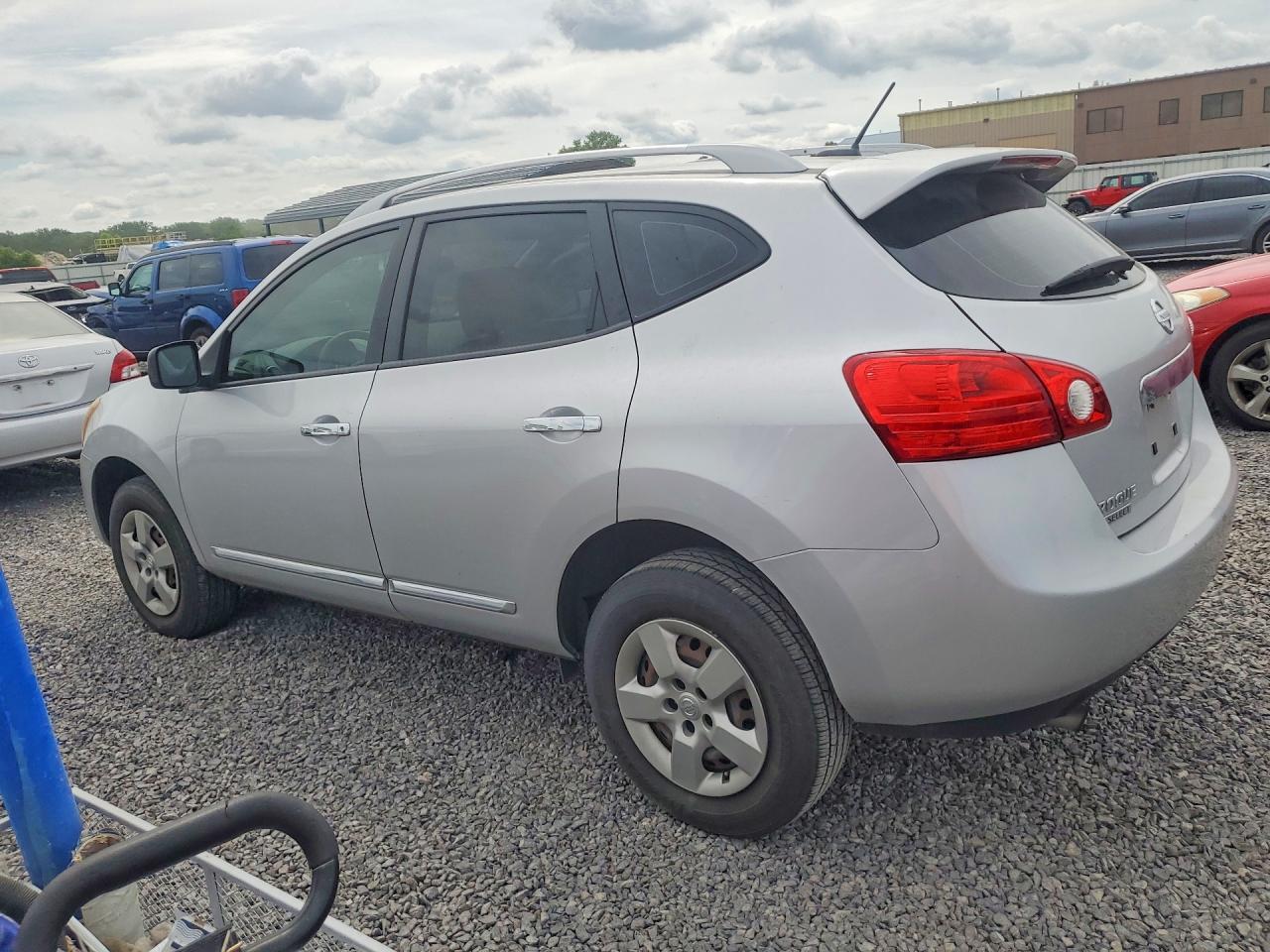 JN8AS5MT0EW102617 · 2014 NISSAN ROGUE SELECT · 2/13