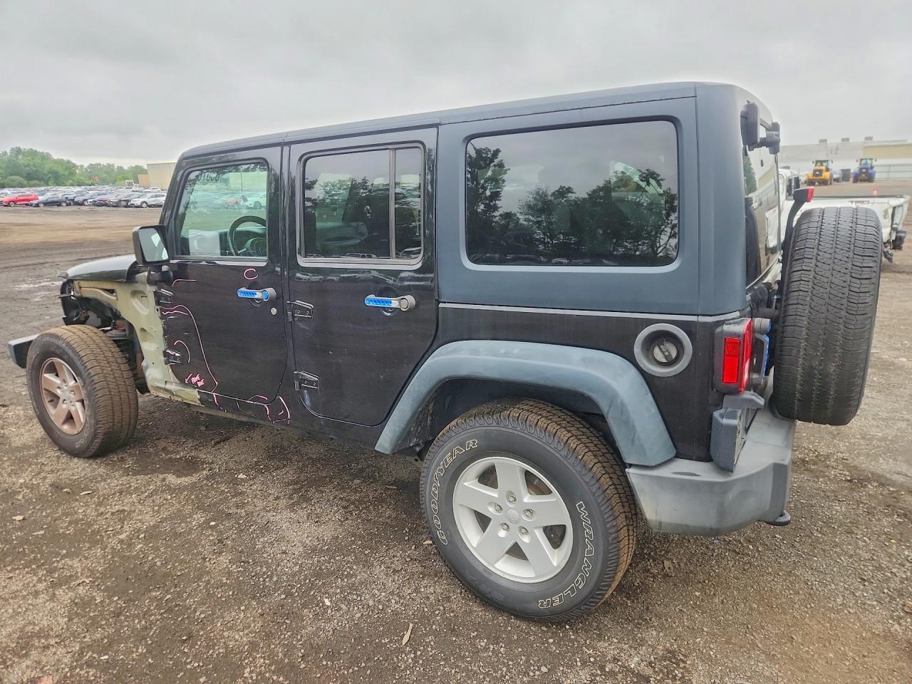 1C4BJWDG8FL549730 · 2015 JEEP WRANGLER UNLIMITED · 2/13