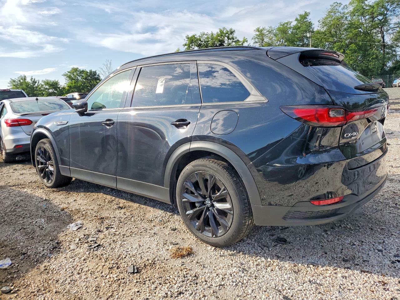 JM3KKCHD9S1218566 · 2025 MAZDA CX-90 · 2/13