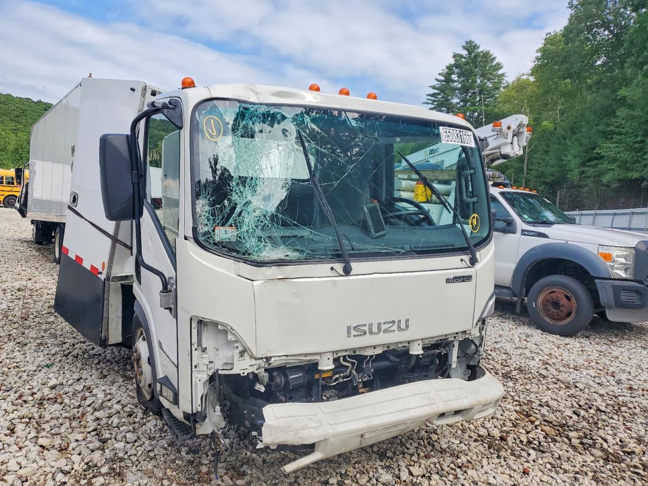2023 ISUZU NPR HD