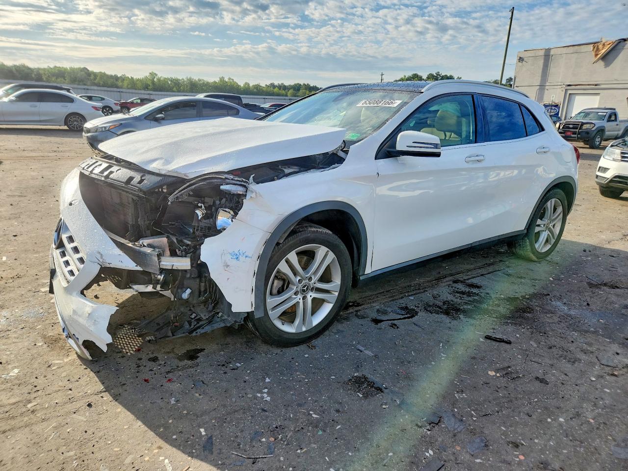 WDCTG4GB2JJ527602 · 2018 MERCEDES-BENZ GLA