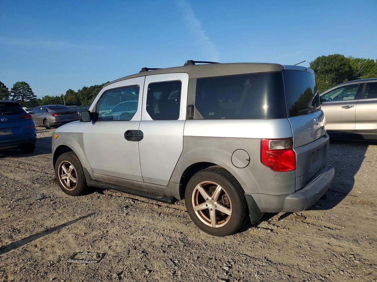 5J6YH28563L005417 · 2003 HONDA ELEMENT · 2/13