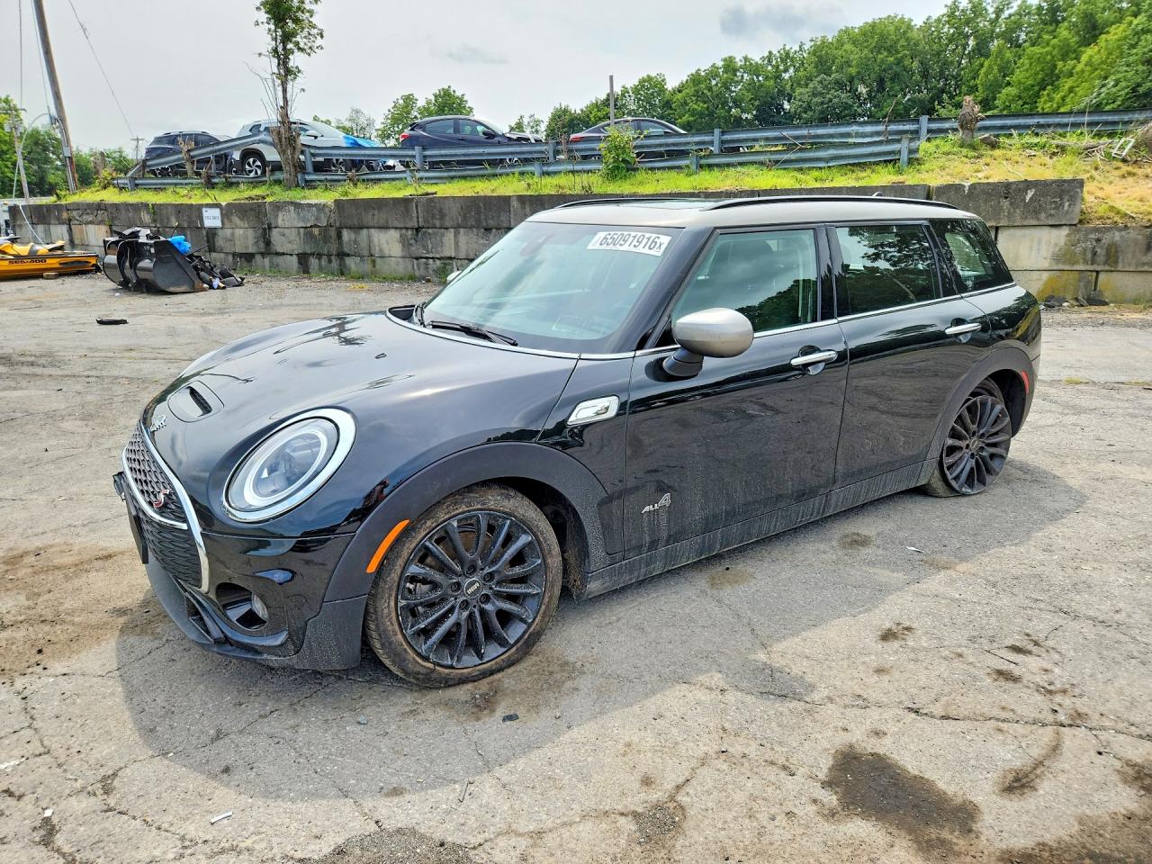 WMWXJ1C05R2U32756 · 2024 MINI COOPER