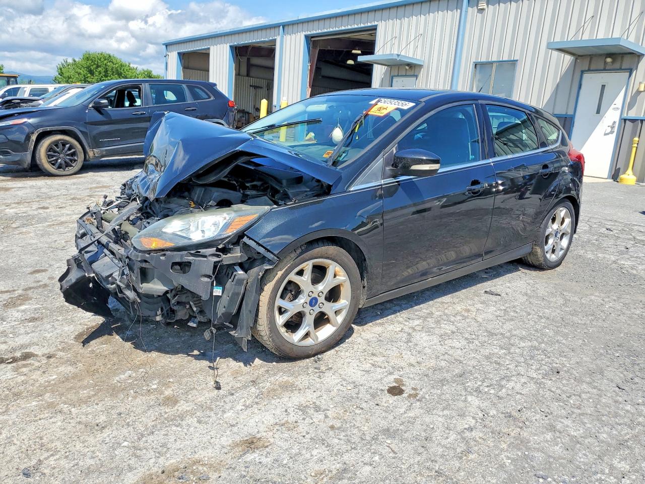 1FADP3N22EL417964 · 2014 FORD FOCUS