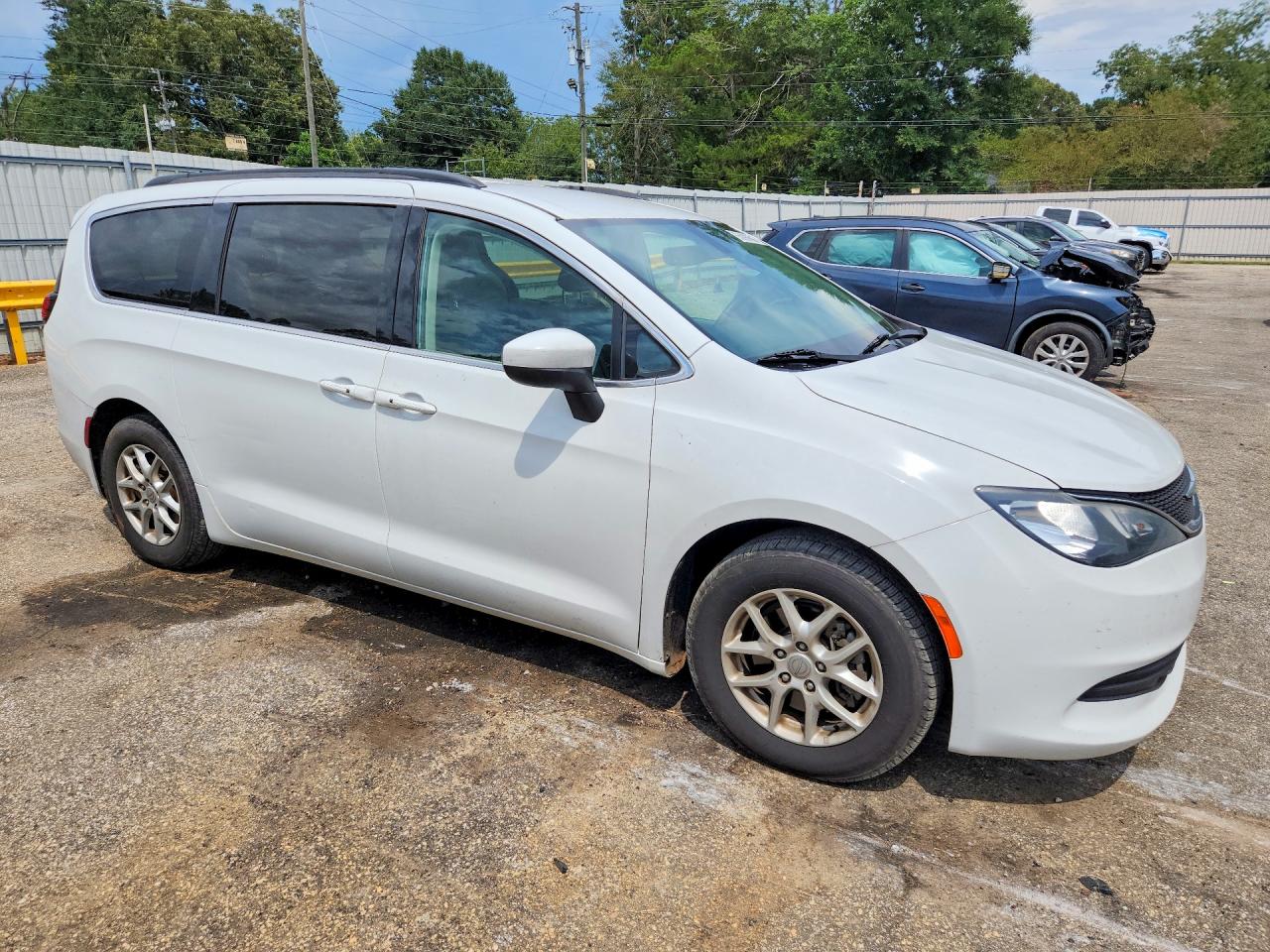2C4RC1DG2LR156918 · 2020 CHRYSLER VOYAGER · 4/13