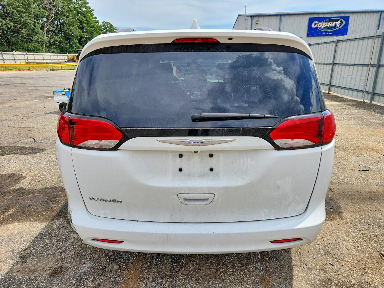 2C4RC1DG2LR156918 · 2020 CHRYSLER VOYAGER · 6/13