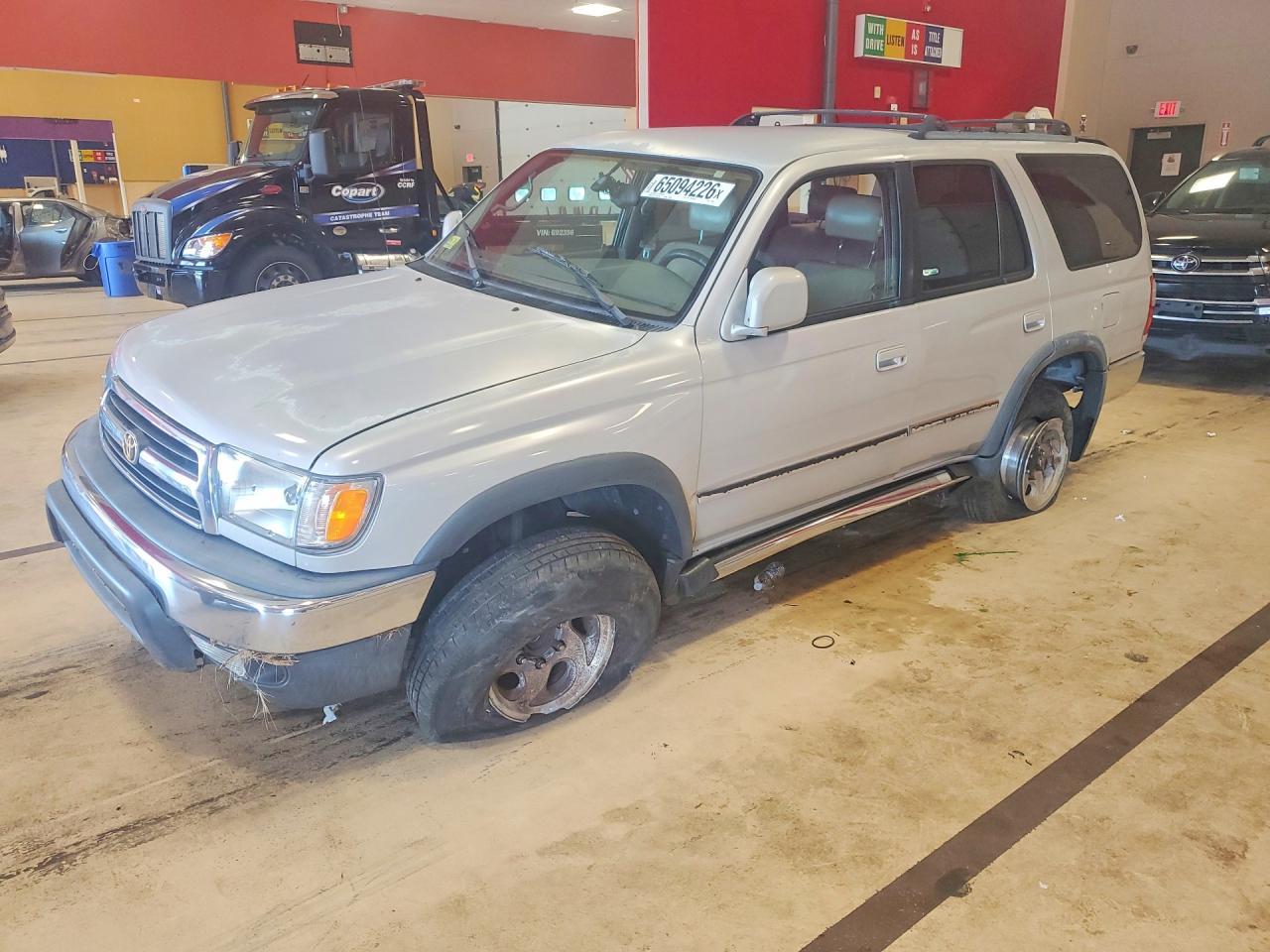 JT3GN86R3Y0142234 · 2000 TOYOTA 4RUNNER