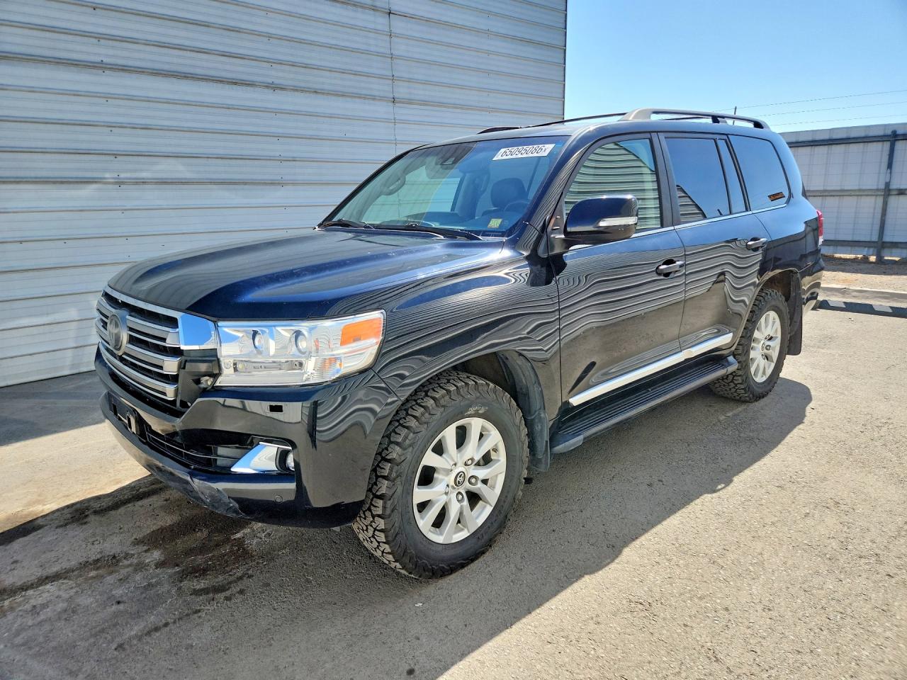 JTMCY7AJ8H4053104 · 2017 TOYOTA LAND CRUISER