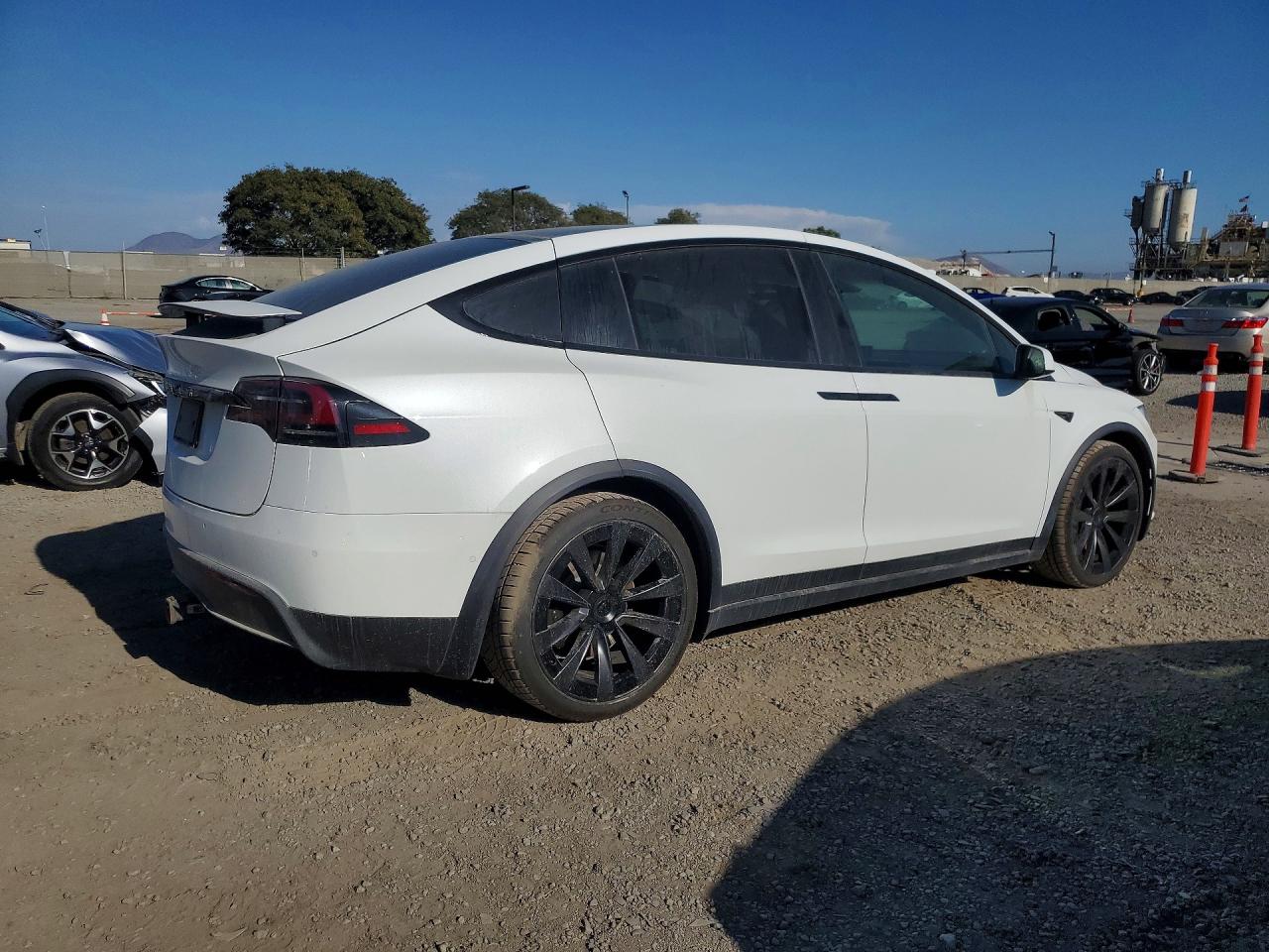 7SAXCBE63NF349390 · 2022 TESLA MODEL X · 3/13