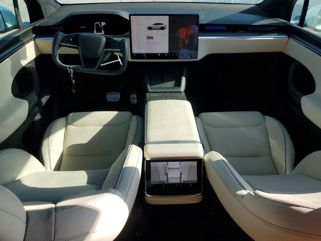 7SAXCBE63NF349390 · 2022 TESLA MODEL X · 8/13