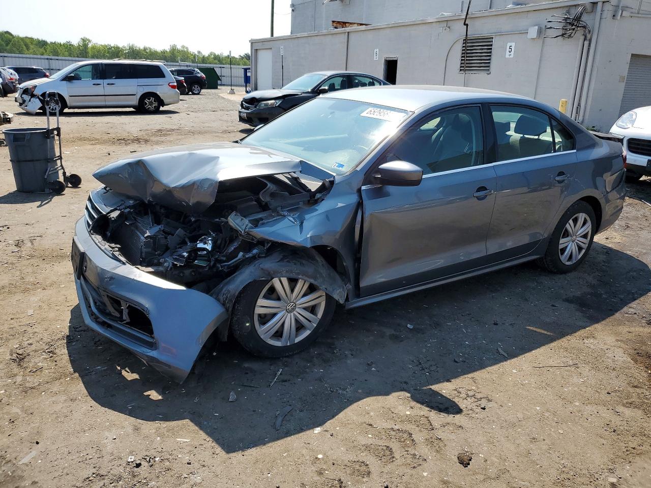 3VW2B7AJ5HM329348 · 2017 VOLKSWAGEN JETTA