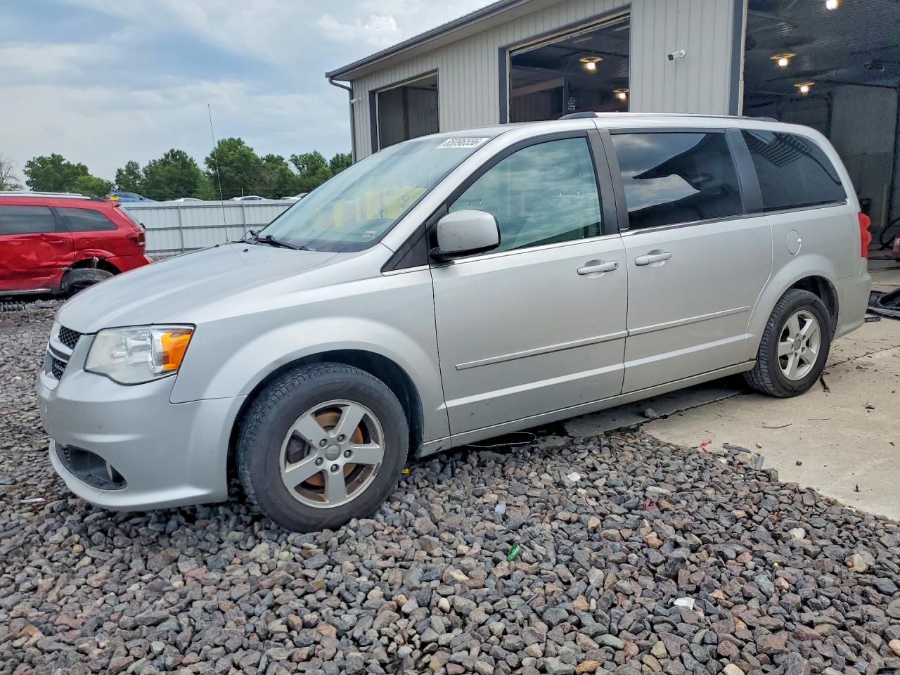 2D4RN5DG5BR721133 · 2011 DODGE GRAND CARAVAN