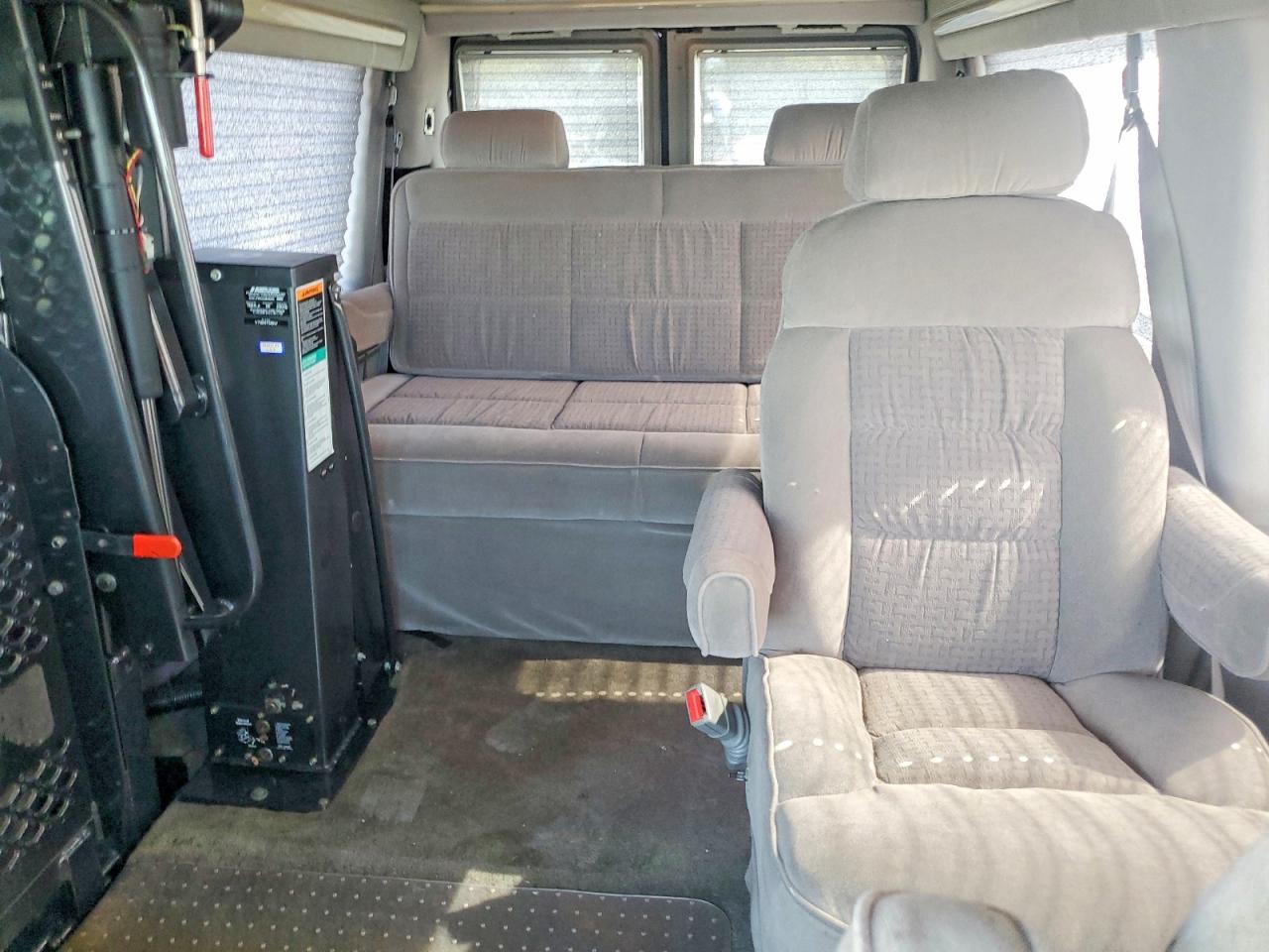1FDNE24LX4HA98092 · 2004 FORD ECONOLINE · 11/14