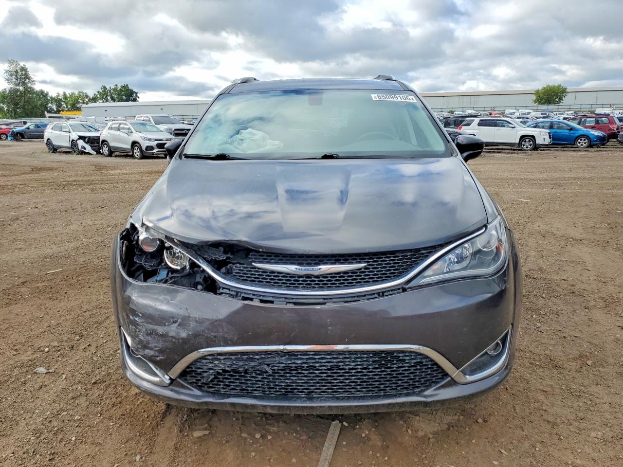 2C4RC1EGXHR837673 · 2017 CHRYSLER PACIFICA · 5/13