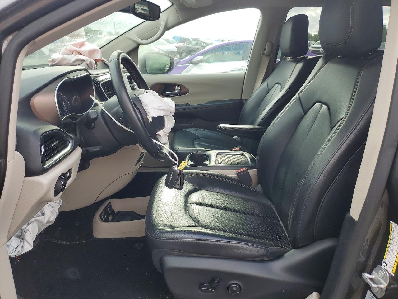 2C4RC1EGXHR837673 · 2017 CHRYSLER PACIFICA · 7/13