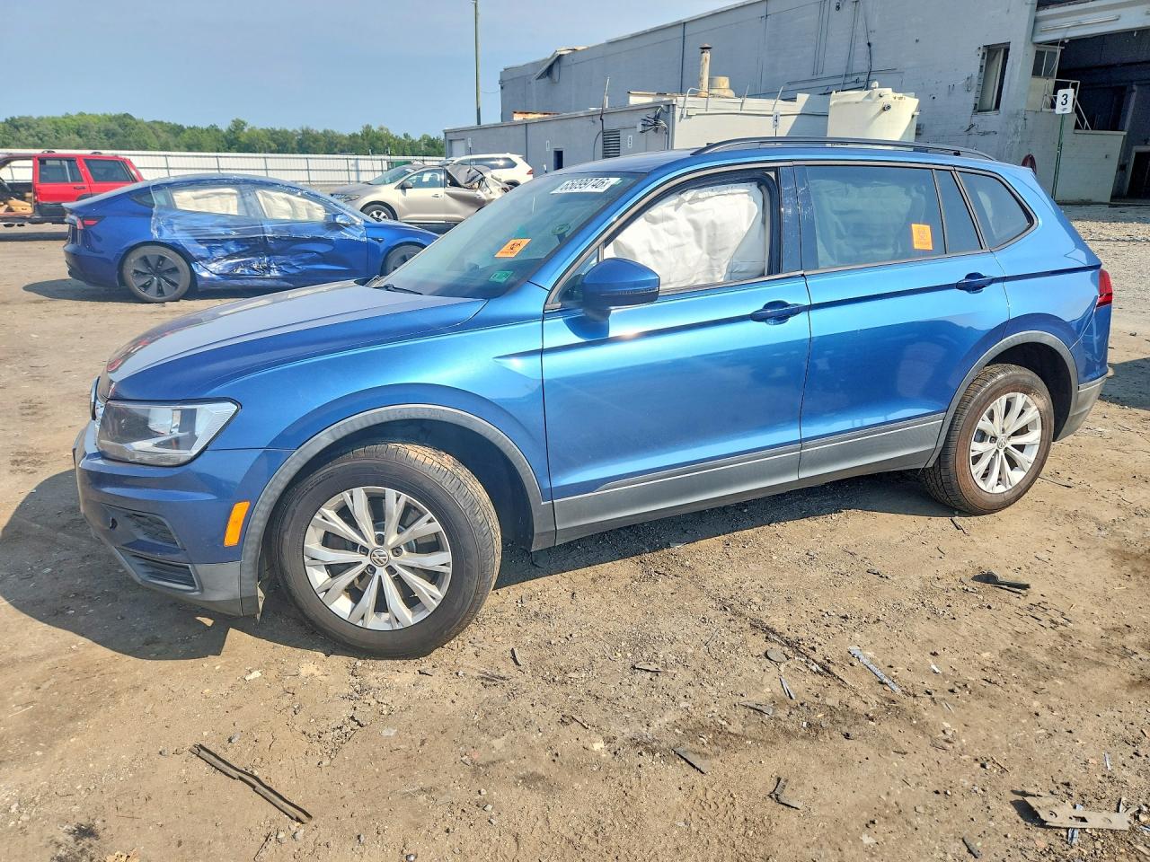 3VV0B7AX8JM193349 · 2018 VOLKSWAGEN TIGUAN