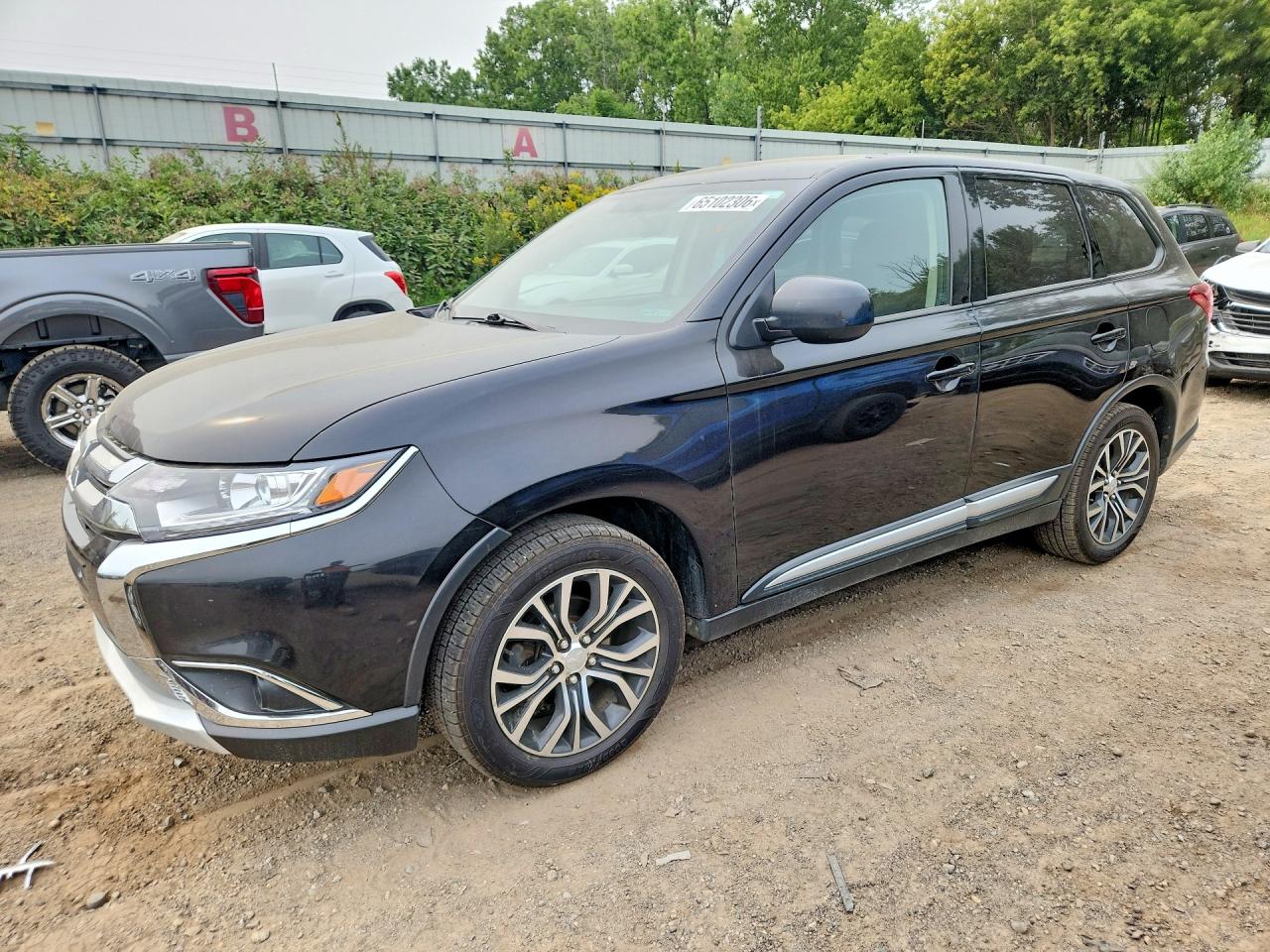 JA4AZ2A39HZ067065 · 2017 MITSUBISHI OUTLANDER
