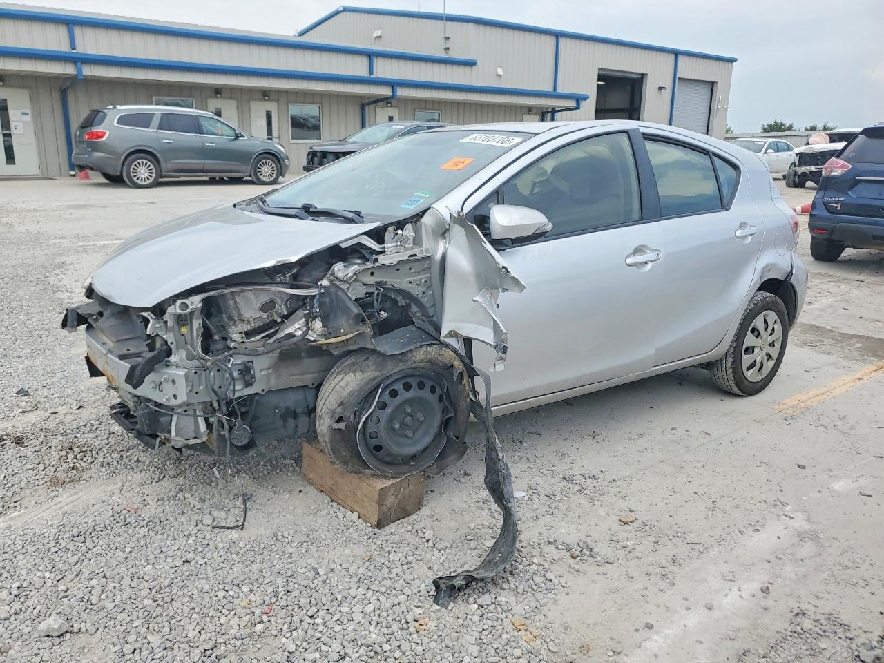 JTDKDTB37E1568835 · 2014 TOYOTA PRIUS C