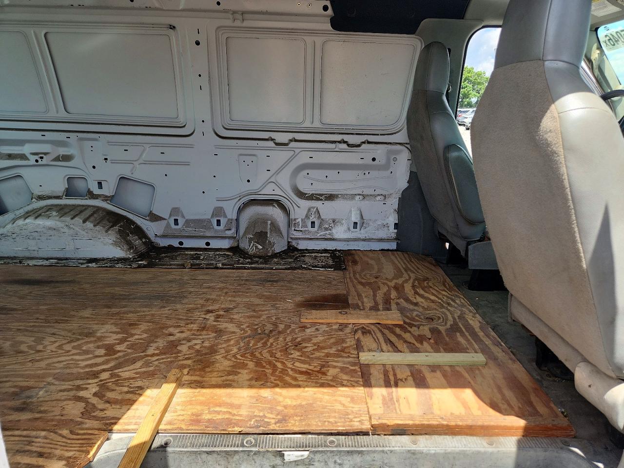 1FTNE1EW9DDB25104 · 2013 FORD ECONOLINE · 11/13