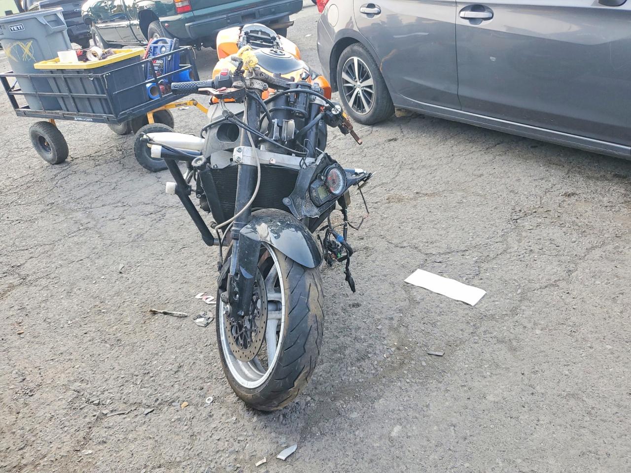 JS1GR7LA792101646 · 2009 SUZUKI GSX-R750 · 2/9