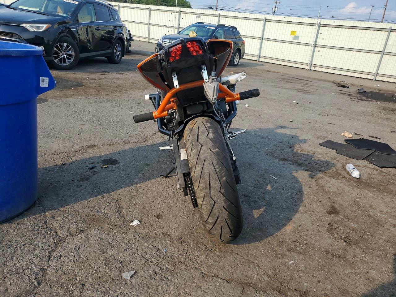 JS1GR7LA792101646 · 2009 SUZUKI GSX-R750 · 4/9