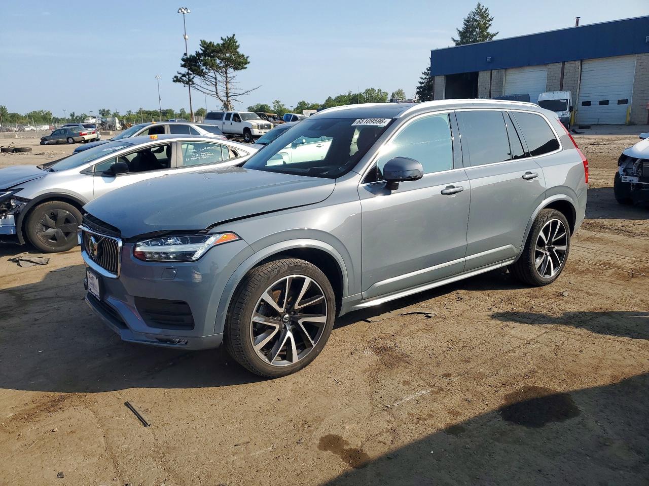 2022 VOLVO XC90