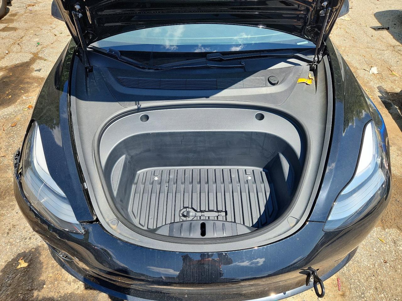 5YJ3E1EB2JF171074 · 2018 TESLA MODEL 3 · 11/12