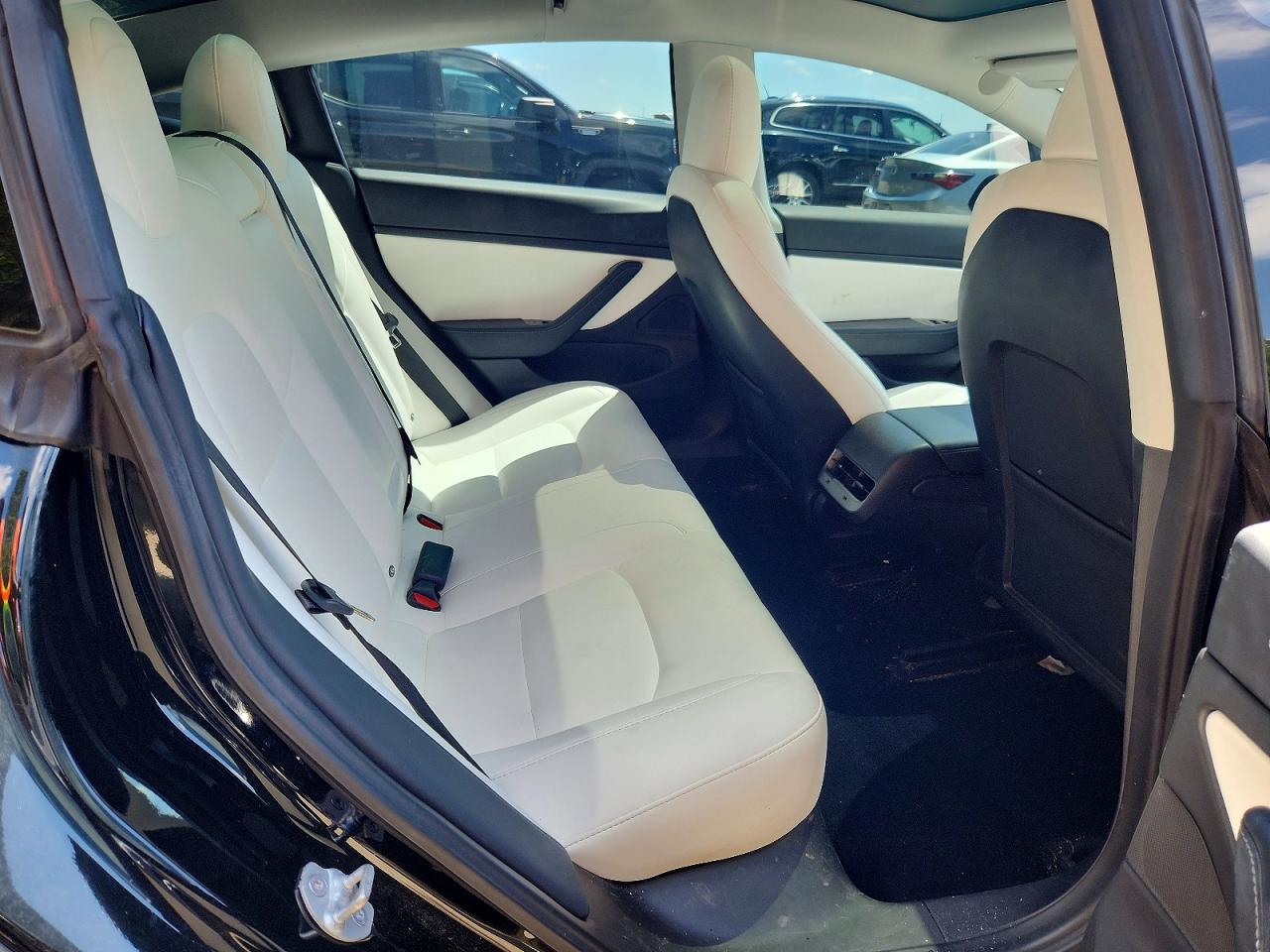 5YJ3E1EB2JF171074 · 2018 TESLA MODEL 3 · 10/12