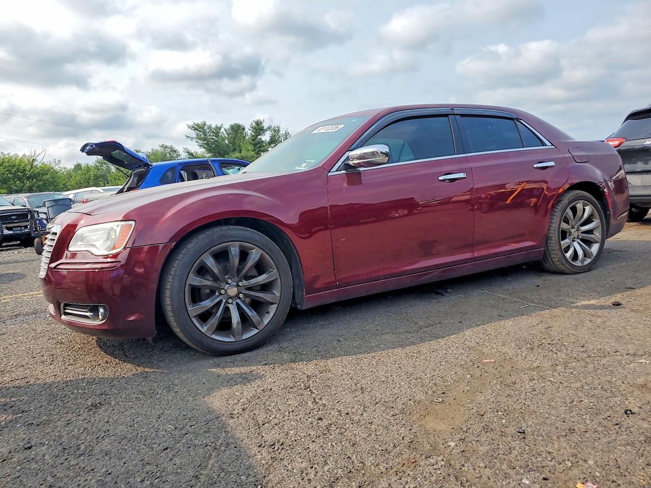 2C3CCAEG4KH577472 · 2019 CHRYSLER 300