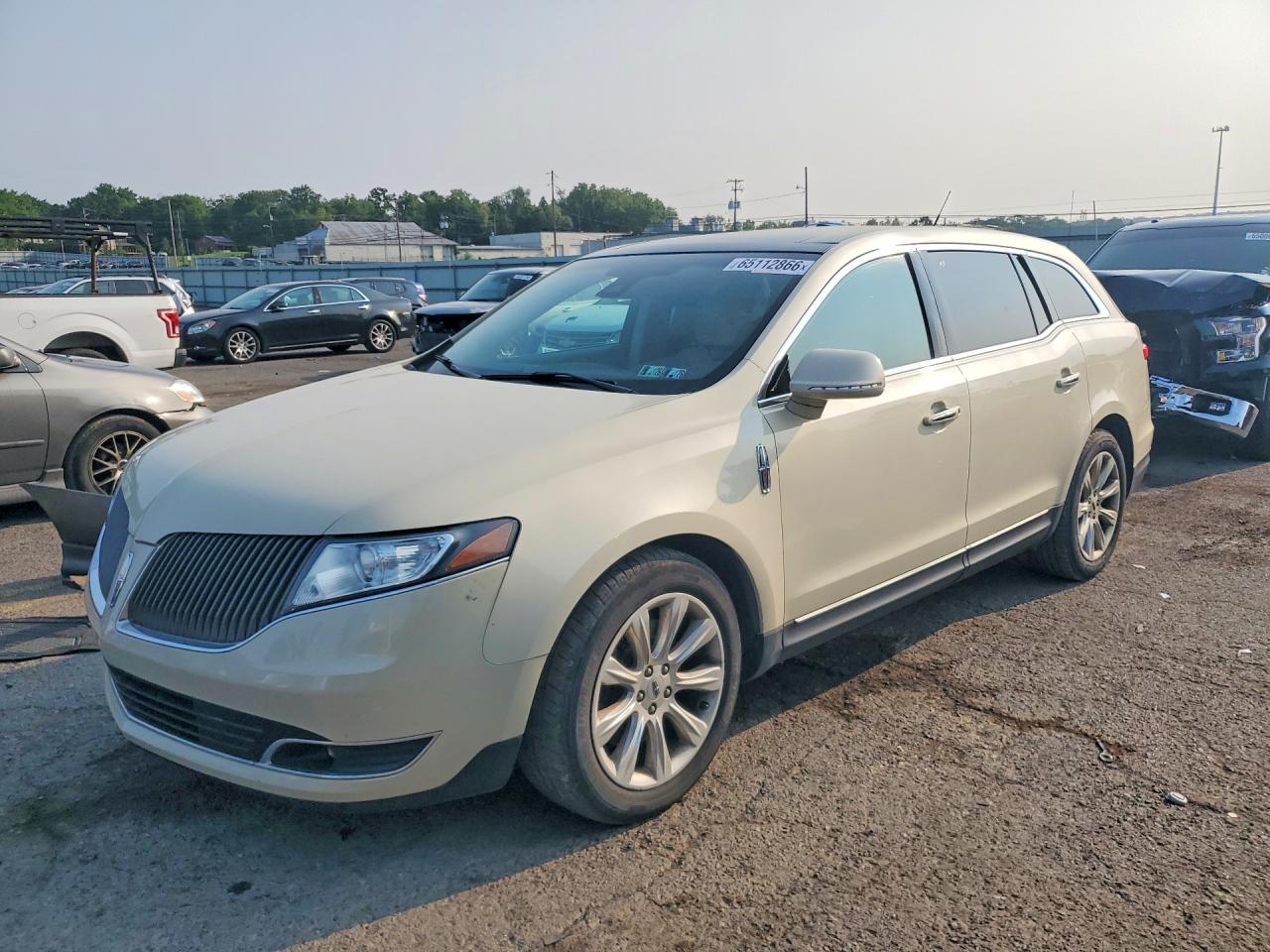 2LMHJ5AT6GBL02634 · 2016 LINCOLN MKT