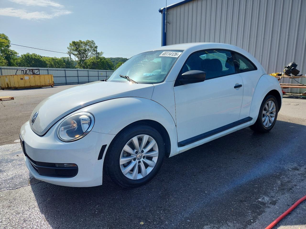 3VWF17AT0FM643010 · 2015 VOLKSWAGEN BEETLE