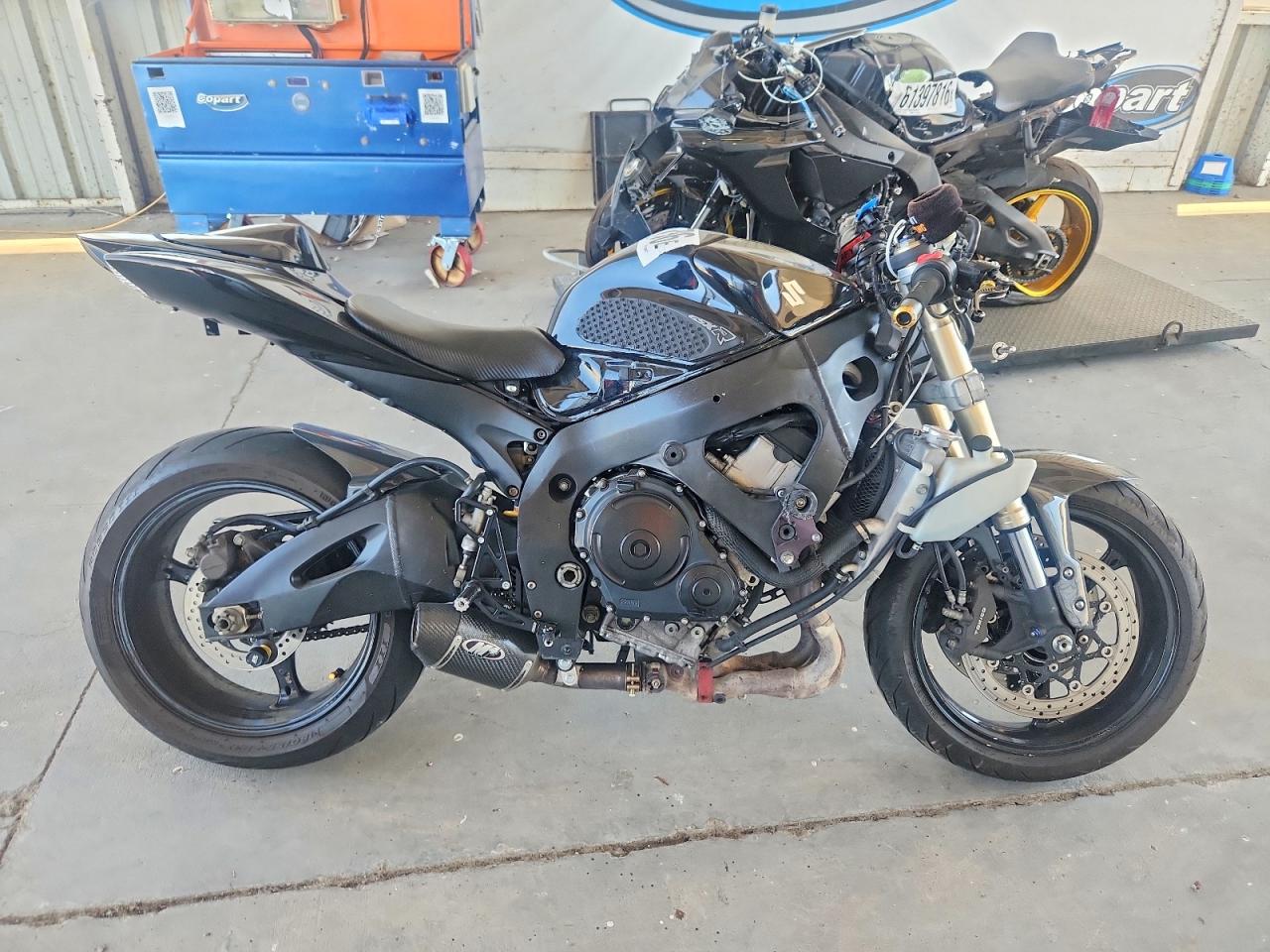 JS1GN7DA062104877 · 2006 SUZUKI GSX-R600