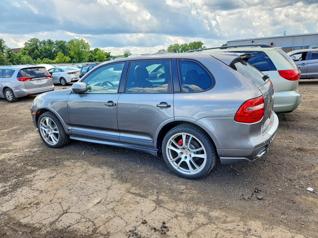 WP1AD29P09LA62559 · 2009 PORSCHE CAYENNE · 2/13