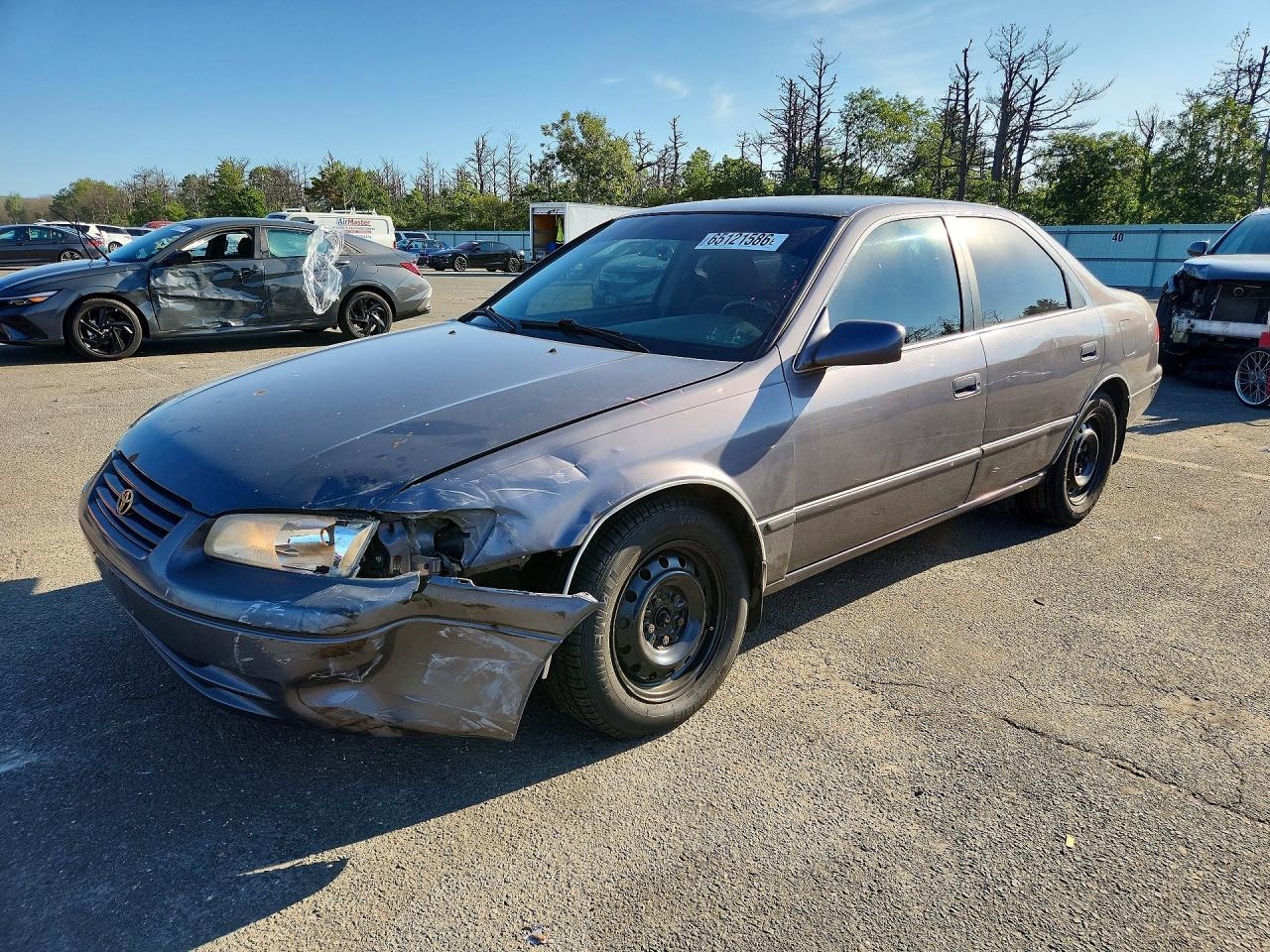 4T1BF22K2WU073451 · 1998 TOYOTA CAMRY