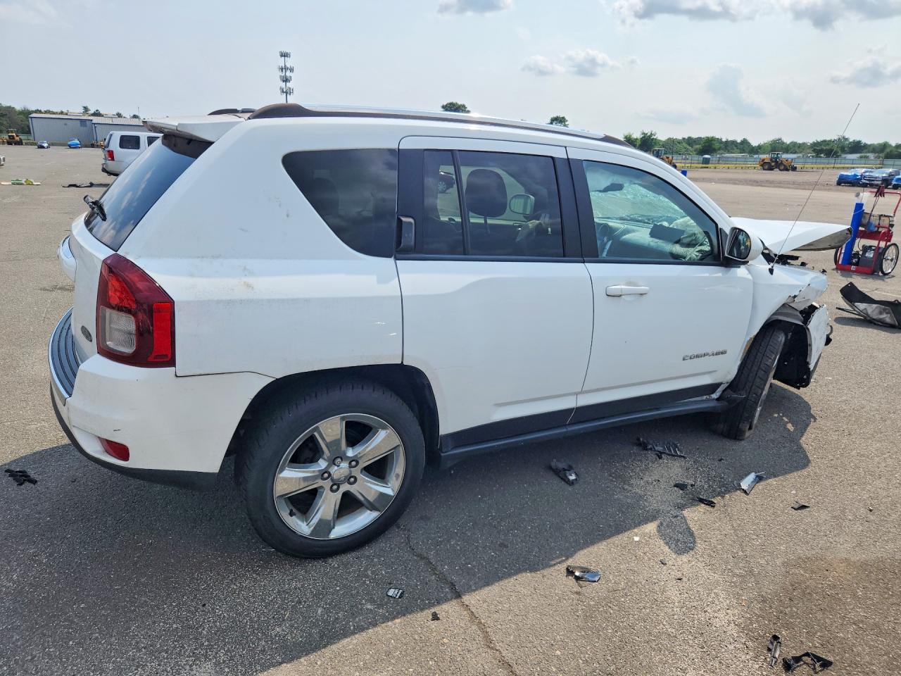 1C4NJDEB3FD290725 · 2015 JEEP COMPASS · 3/13