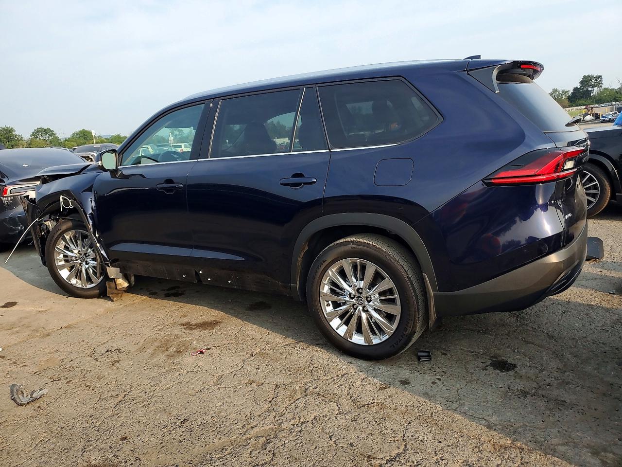 5TDAAAB59TS108389 · 2026 TOYOTA GRAND HIGHLANDER · 2/14