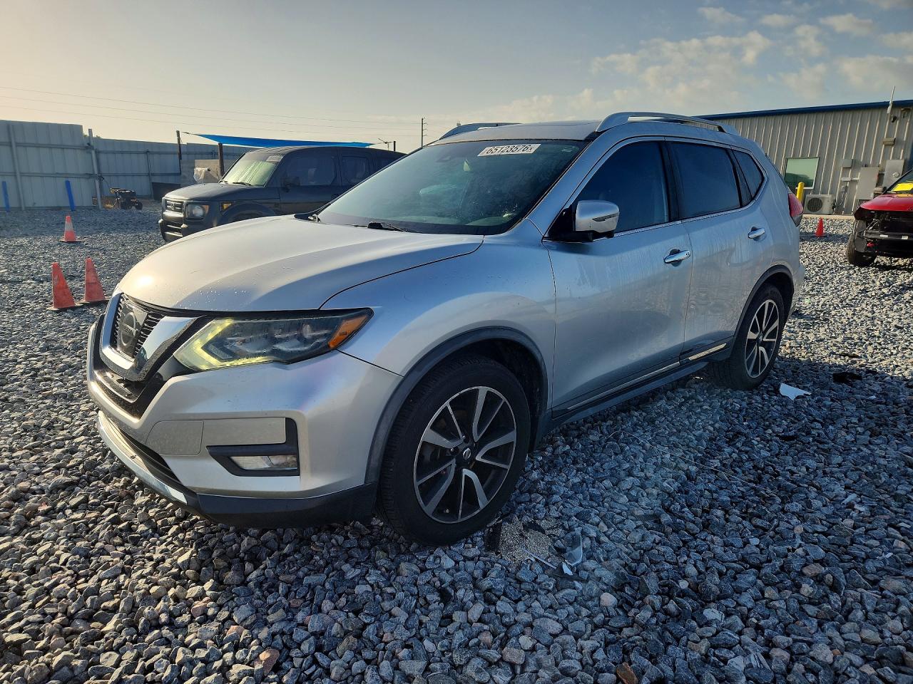 JN8AT2MT2HW149065 · 2017 NISSAN ROGUE