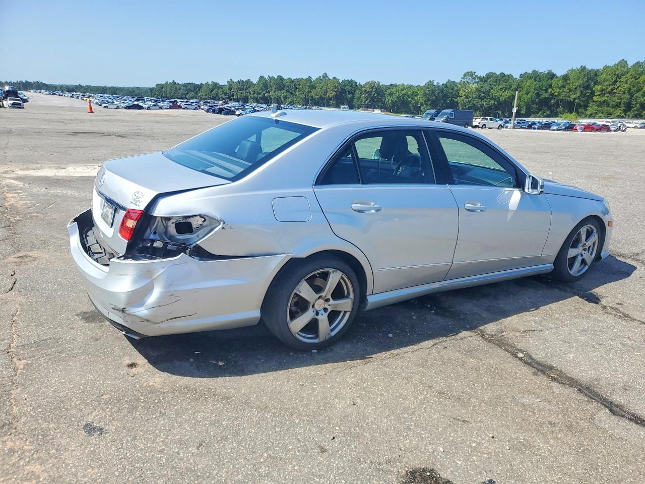 WDDHF5GBXBA387763 · 2011 MERCEDES-BENZ E · 3/12