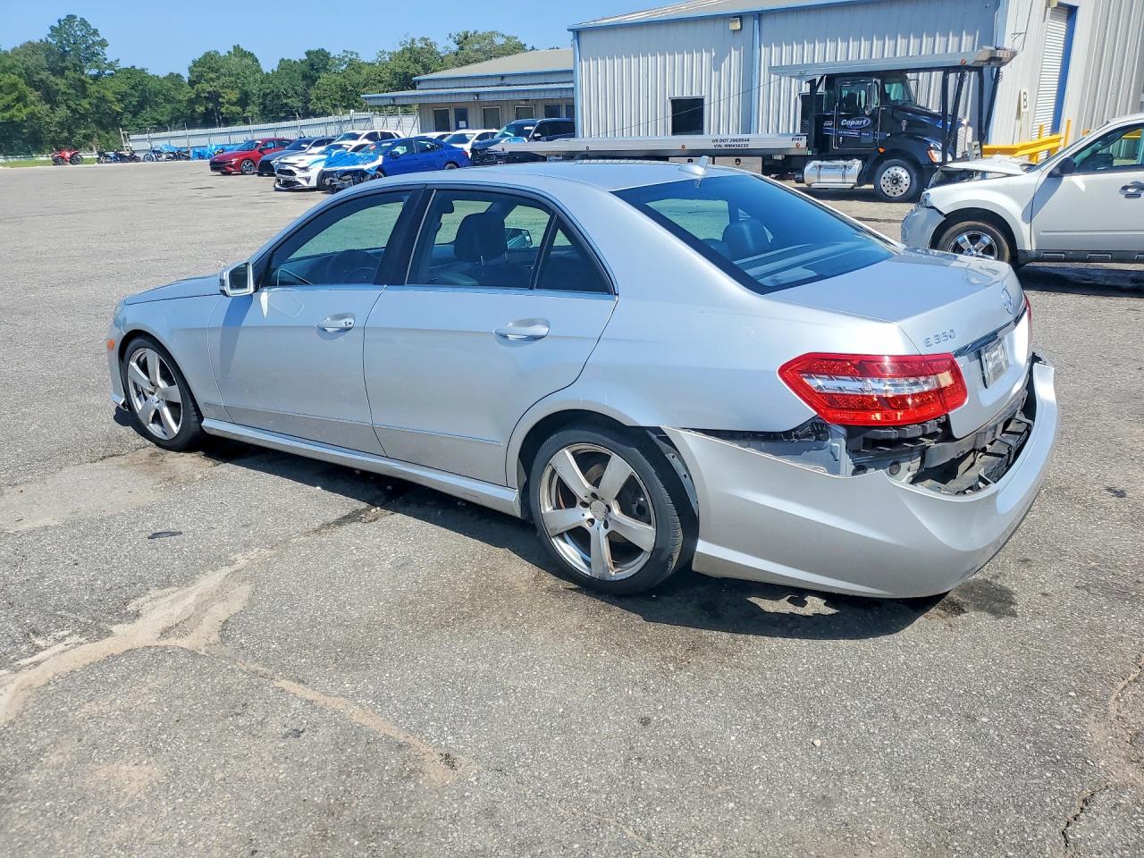 WDDHF5GBXBA387763 · 2011 MERCEDES-BENZ E · 2/12