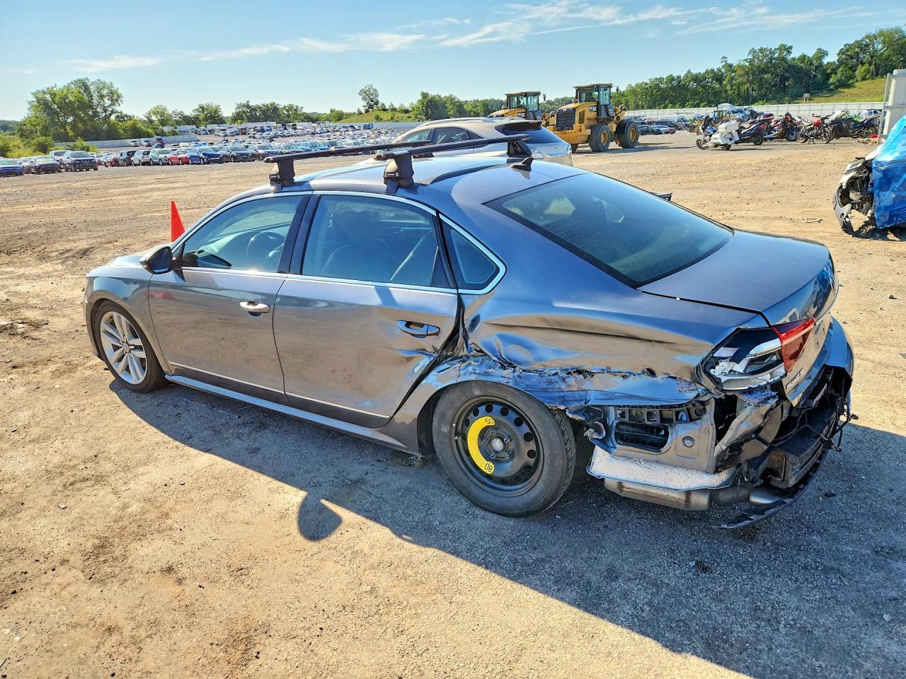 1VWGT7A34HC011842 · 2017 VOLKSWAGEN PASSAT · 2/13