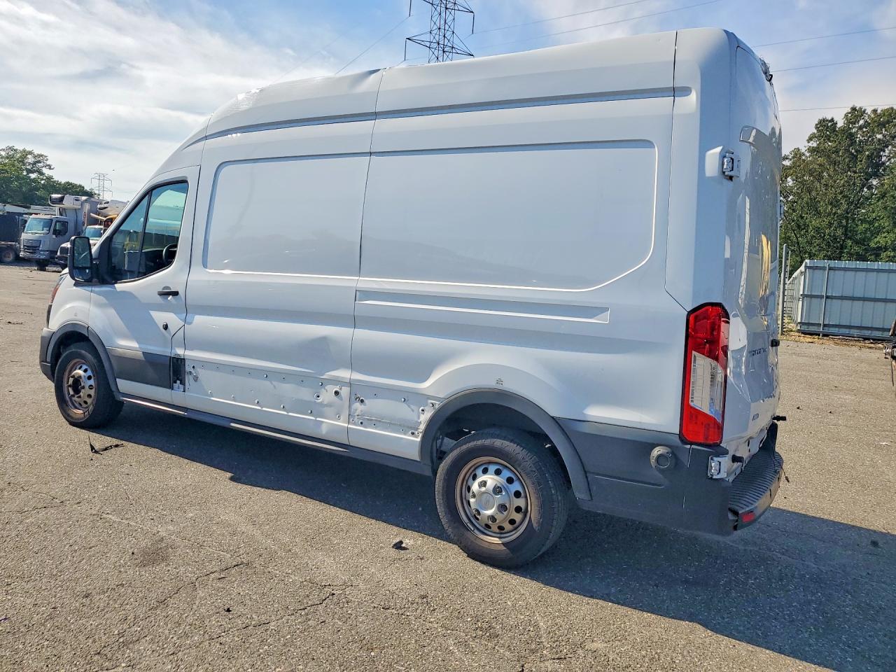 1FTBR2X88PKA25541 · 2023 FORD TRANSIT · 2/13