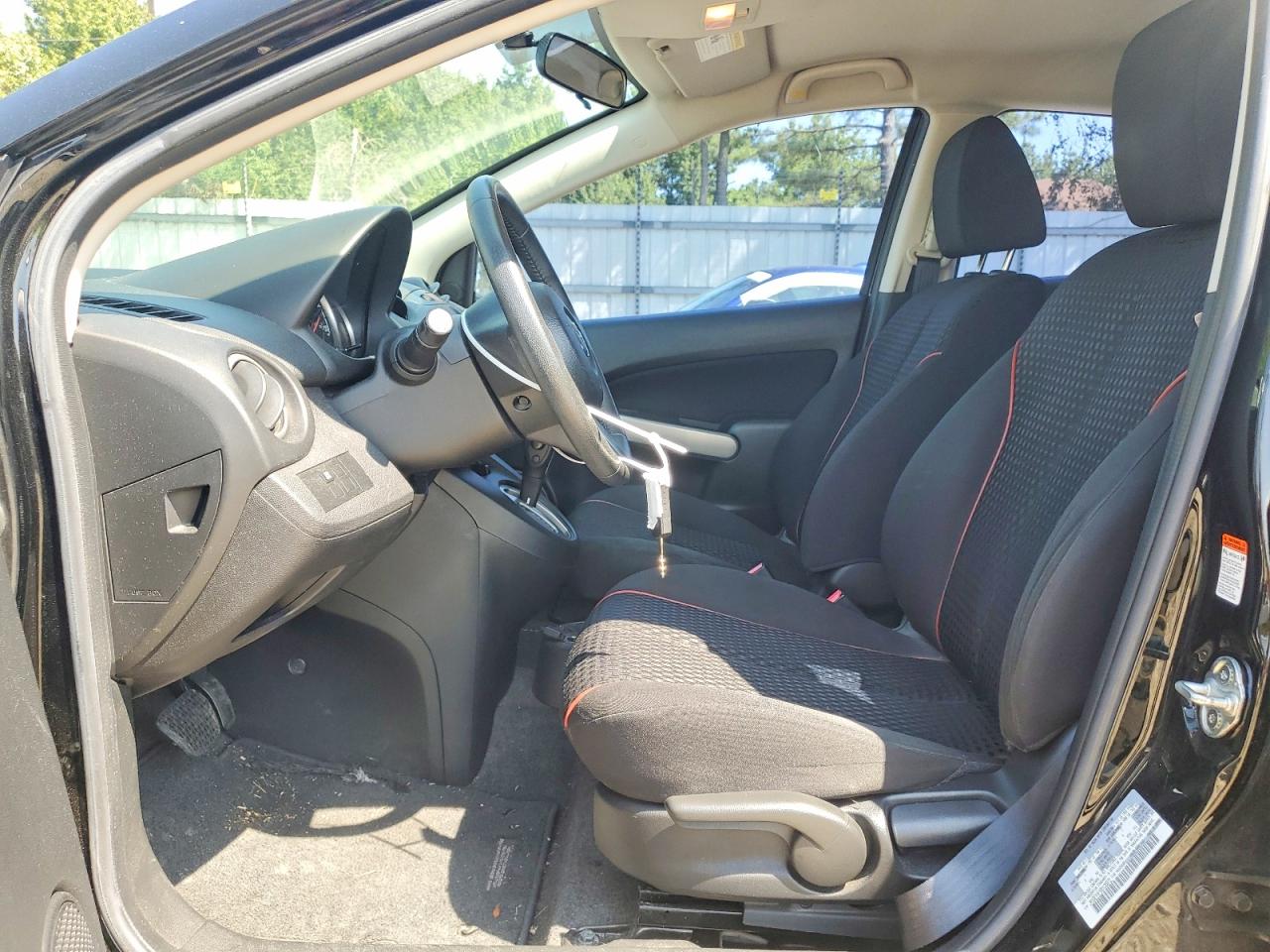 JM1DE1HY1B0126972 · 2011 MAZDA MAZDA2 · 7/12
